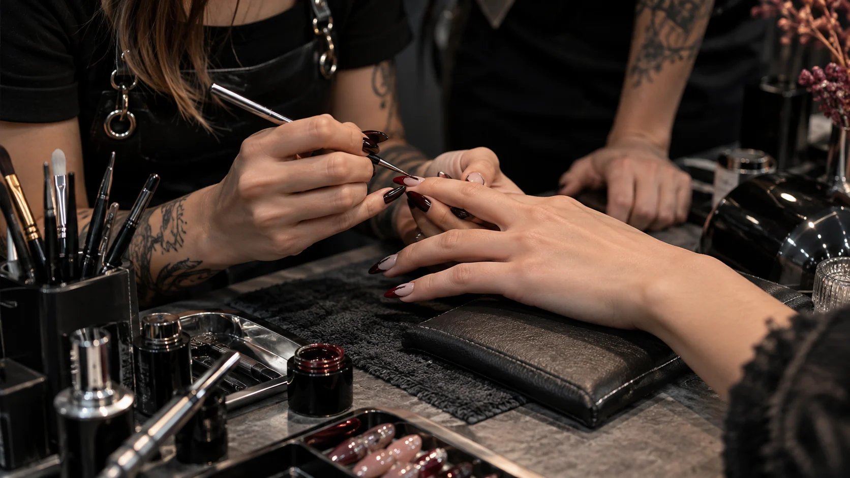 Практическое обучение маникюру в Nail Apokalipsis